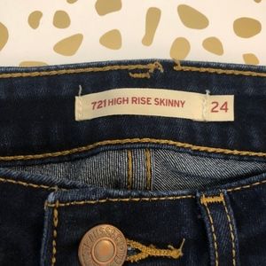 Levi High Rise Skinny 721